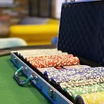 Capsule Gaming Balneo & Billard & Babyfoot & Sauna 2 *