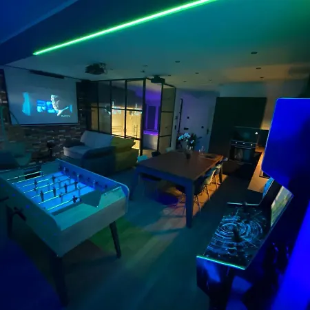 Apartmán Capsule Gaming Balneo & Billard & Babyfoot & Sauna 2 *