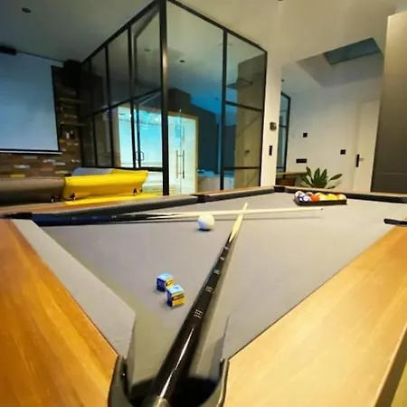 Appartement Capsule Gaming Balnéo&billard&babyfoot&sauna 2