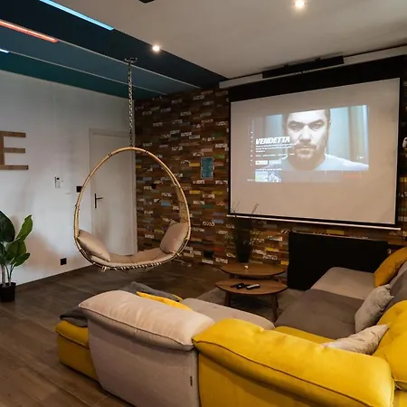 Capsule Gaming Balneo & Billard & Babyfoot & Sauna 2