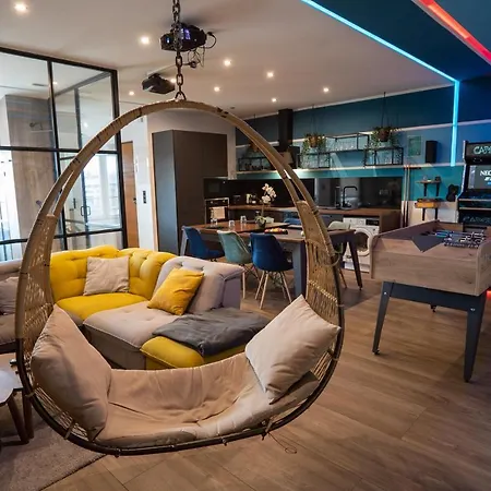 Apartmán Capsule Gaming Balneo & Billard & Babyfoot & Sauna 2 *